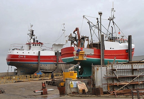 Essential maintenance tasks for boat owners